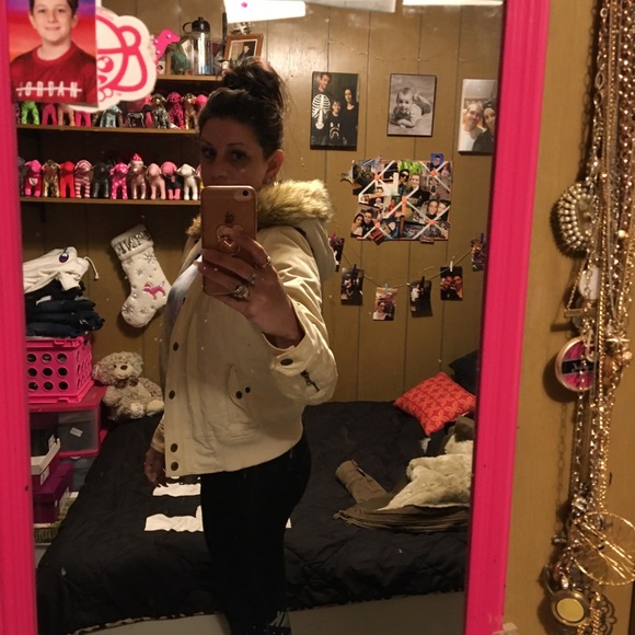 Hollister jacket - Picture 4 of 7